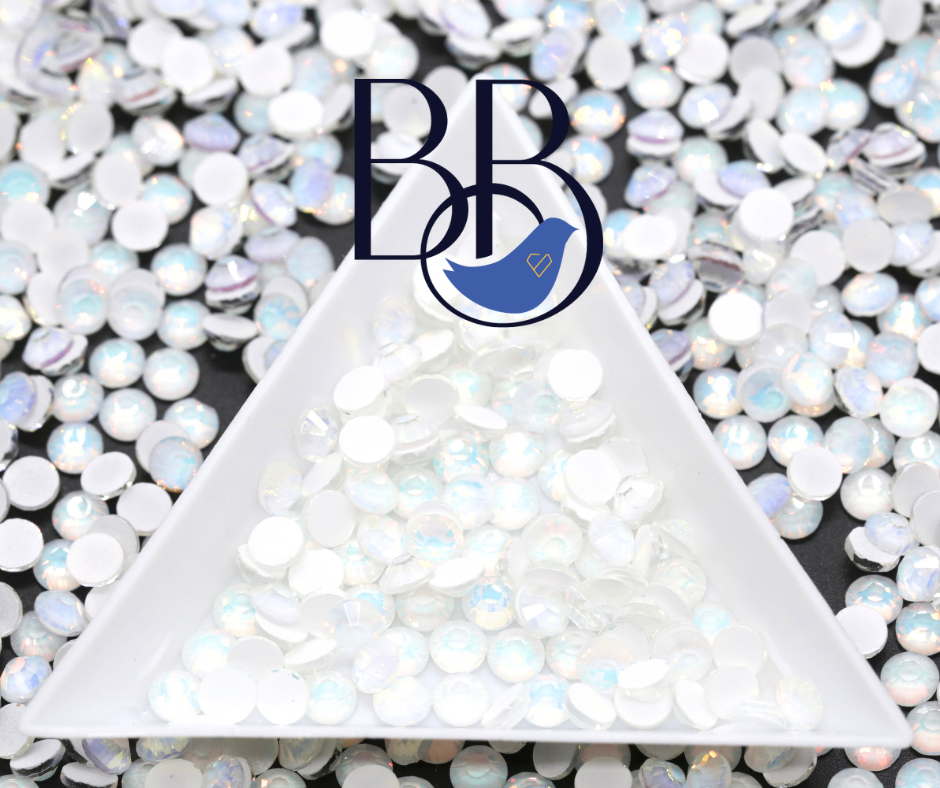 Flashy Opal White Rhinestones