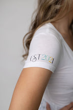 Charger l&#39;image dans la galerie, V Neck T-Shirt
