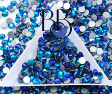 Charger l&#39;image dans la galerie, Blue Zircon AB Rhinestones
