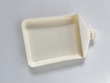 Load image into Gallery viewer, Large Funnel Shaker Tray Set
